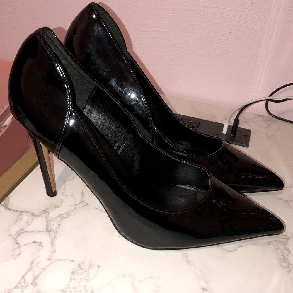 Black classic Steve Madden stiletto heels